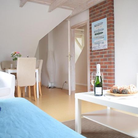 Ferienwohnung Hafenwestseite Neustadt Нойщат ин Холщайн Екстериор снимка